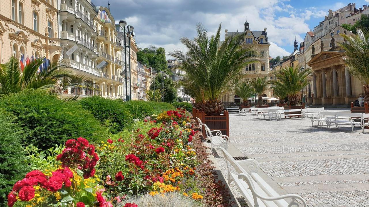 Spa Apartment Raisova Karlovy Vary Exterior photo